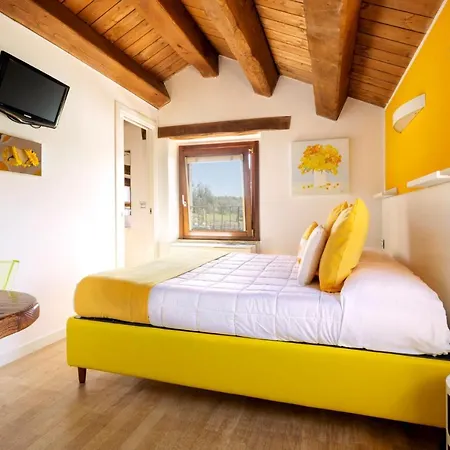 Agrirelais Collelago Farm stay Massignano