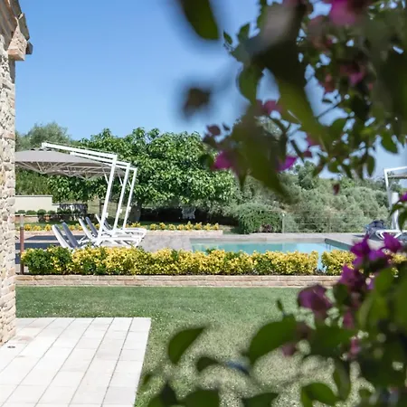 Agrirelais Collelago Farm stay Massignano