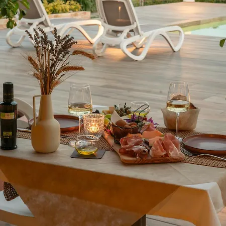 مزرعة للإقامة Agrirelais Collelago Massignano